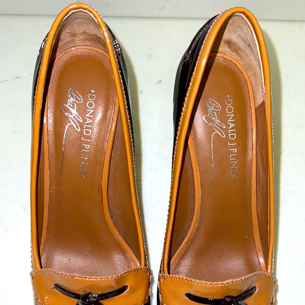 Donald J. Pliner Black and Tan Heels - Picture 3 of 8